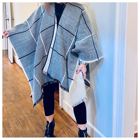 Chic Boho Fabulous Poncho Shawl - Picture 6 of 10